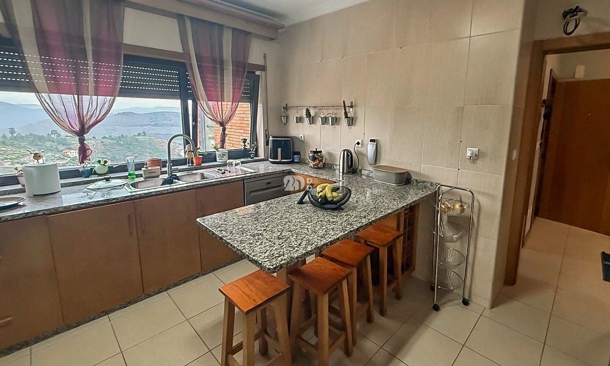 Apartamento T4 para Venda em Tabuaço Foto 21