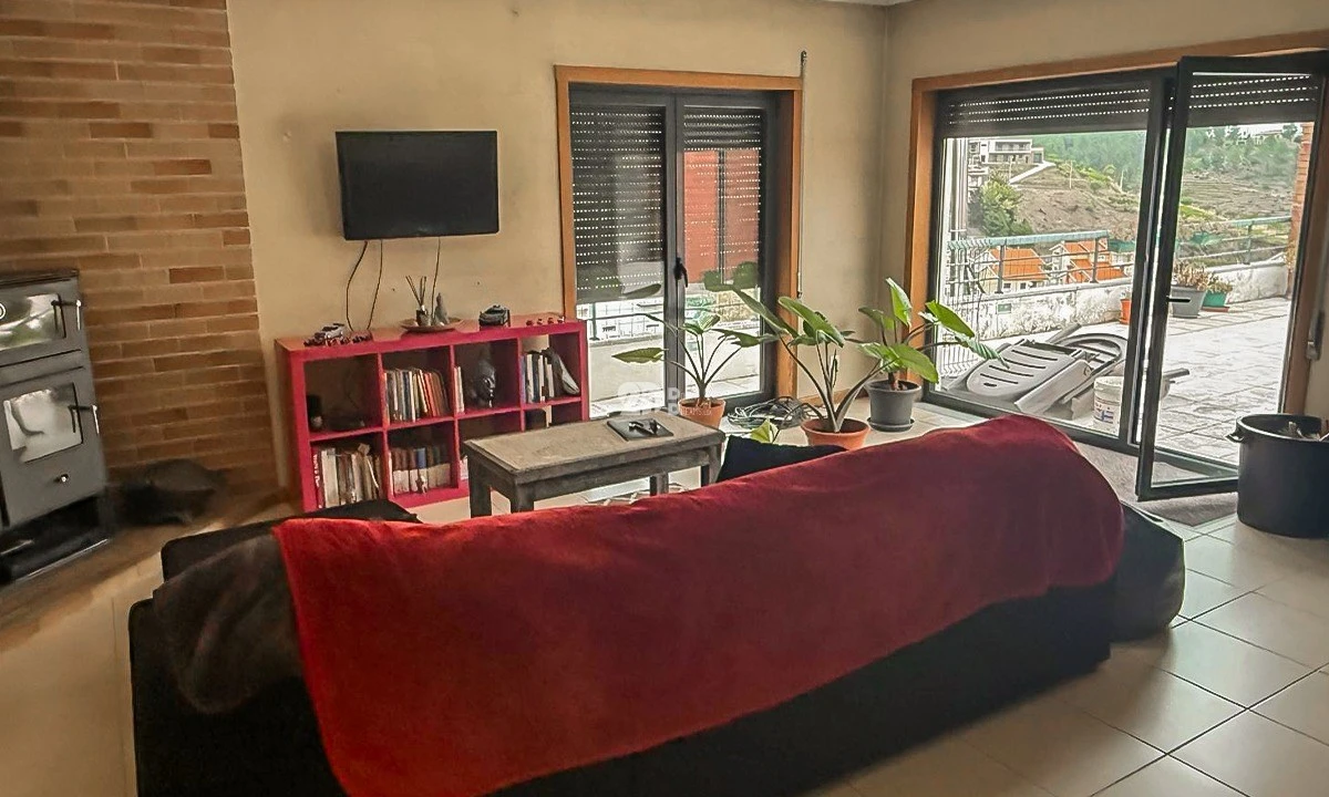 Apartamento T4 para Venda em Tabuaço Foto 4