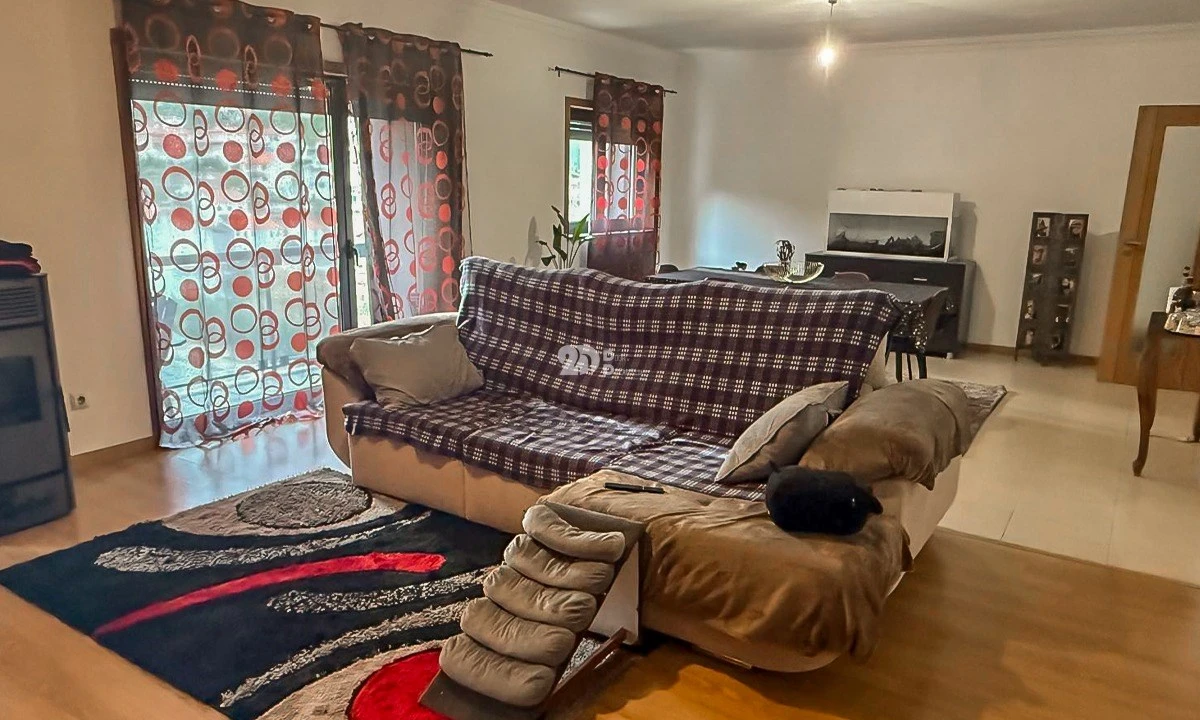 Apartamento T4 para Venda em Tabuaço Foto 5