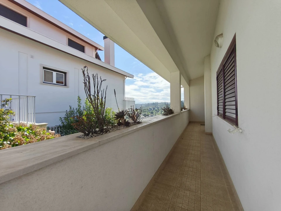 Moradia T9 para Venda em Santa Clara e Castelo Viegas Foto 33