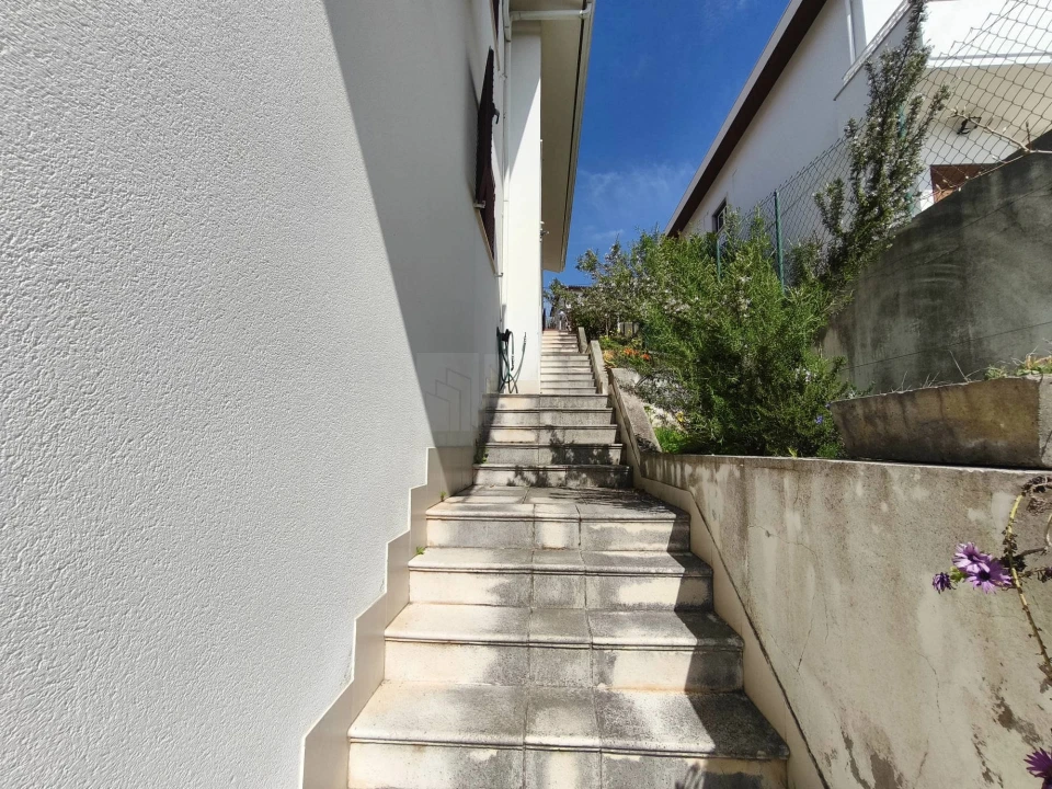 Moradia T9 para Venda em Santa Clara e Castelo Viegas Foto 30