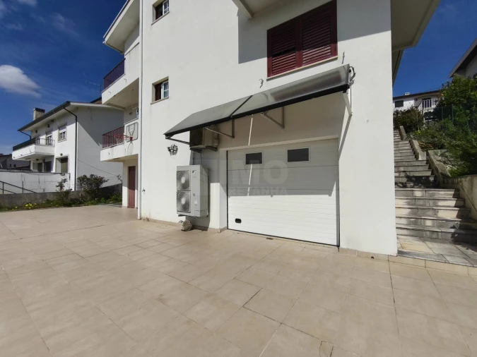 Moradia T9 para Venda em Santa Clara e Castelo Viegas Foto 28