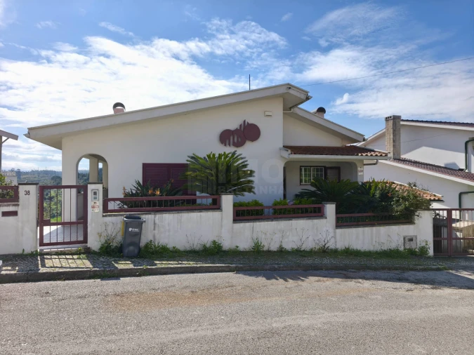 Moradia T9 para Venda em Santa Clara e Castelo Viegas Foto 2