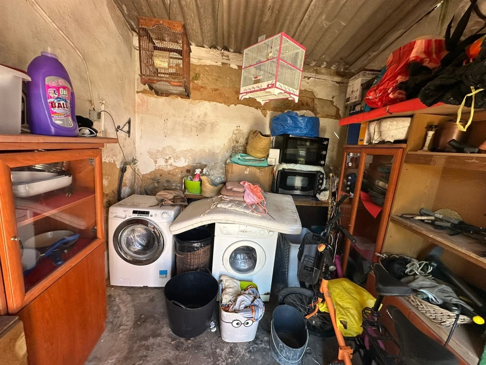 Moradia T1 para Venda em Quelfes Foto 17