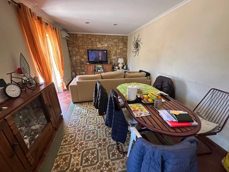 Moradia T1 para Venda em Quelfes Foto 7