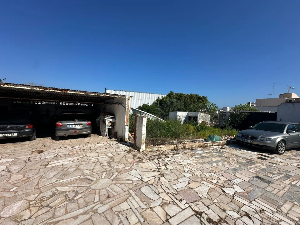 Moradia T1 para Venda em Quelfes Foto 21