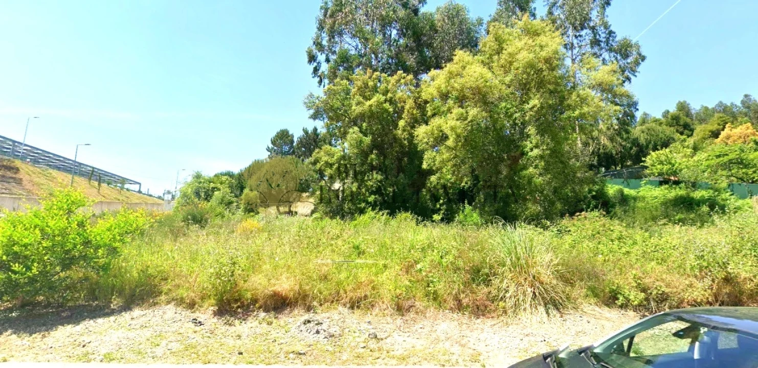 Terreno para Venda em Vilar de Andorinho Foto 17