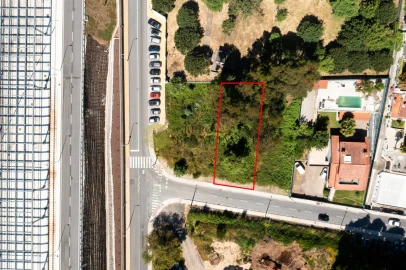 Terreno para Venda em Vilar de Andorinho