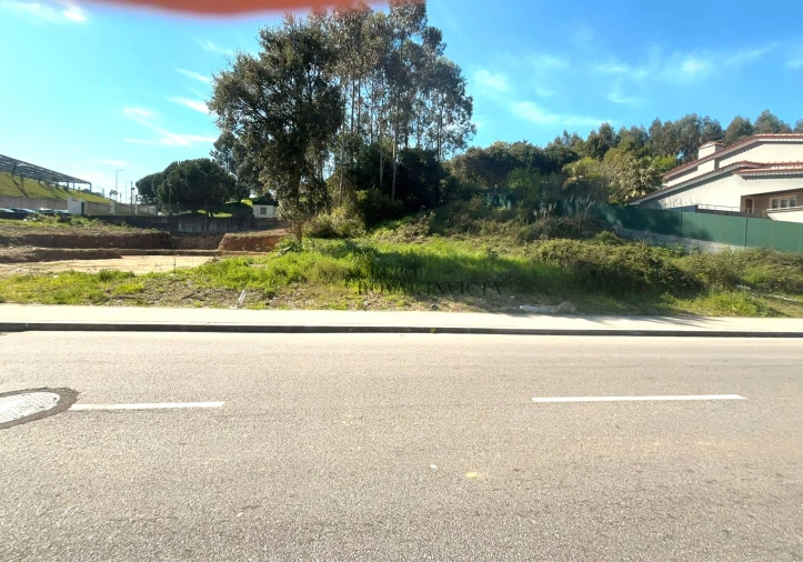 Terreno para Venda em Vilar de Andorinho