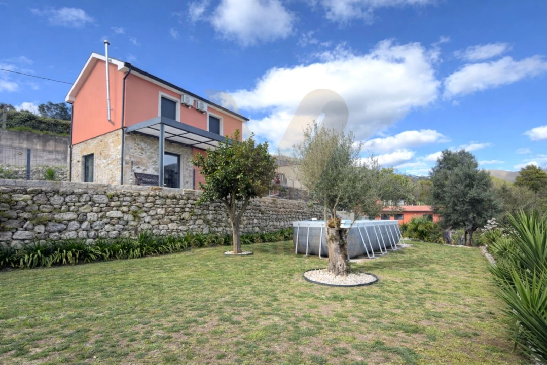 Moradia T2 para Venda em Labruja Foto 1