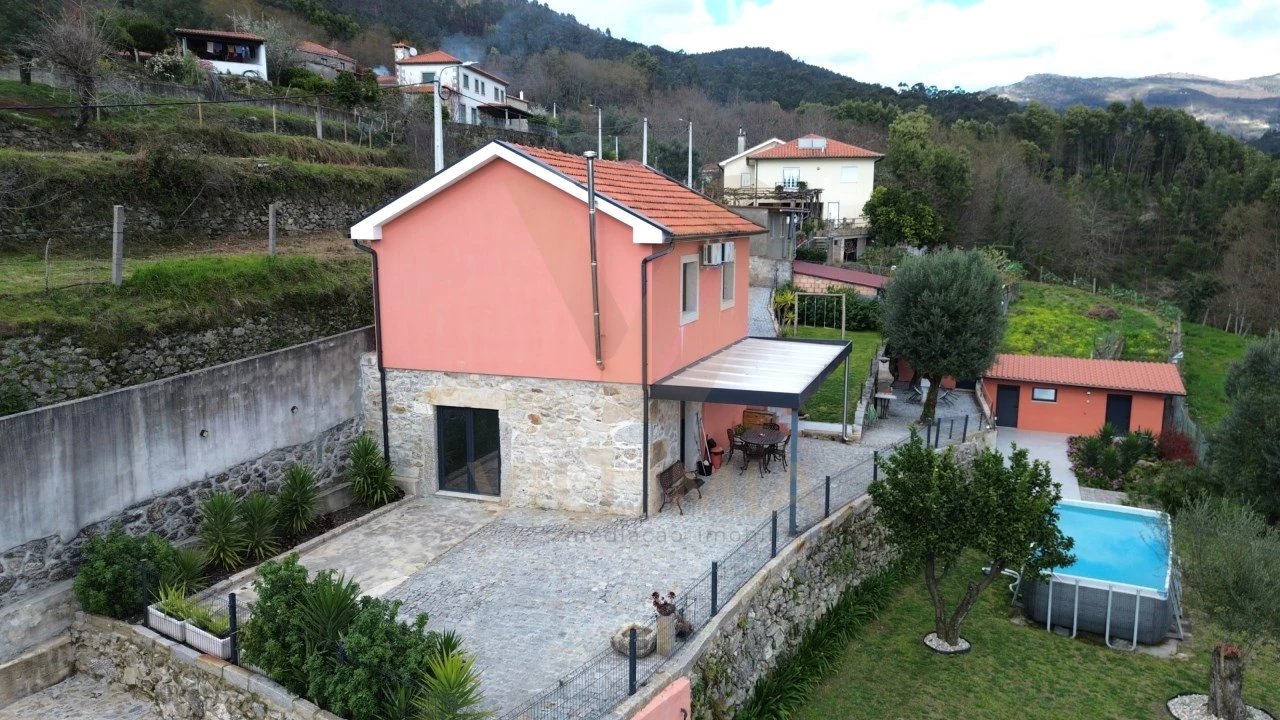 Moradia T2 para Venda em Labruja Foto 6