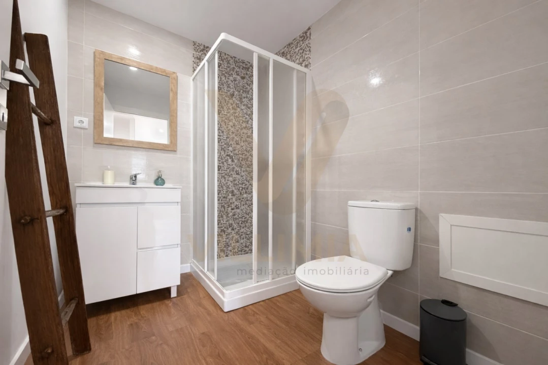 Moradia T2 para Venda em Labruja Foto 17