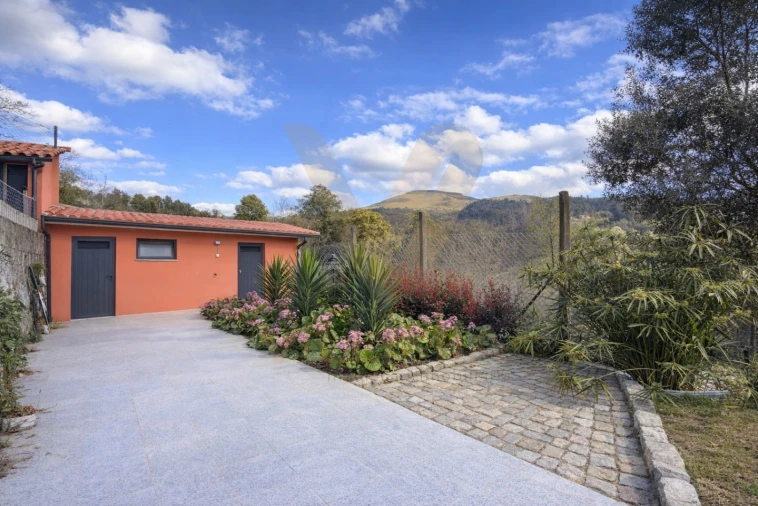 Moradia T2 para Venda em Labruja Foto 21