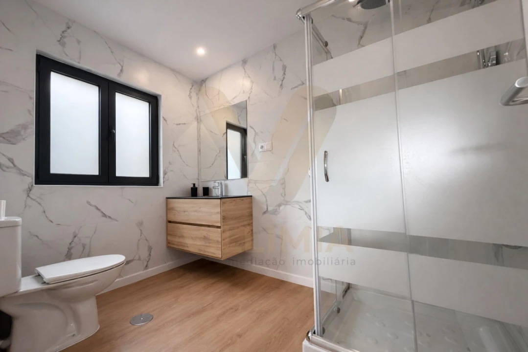 Moradia T3 para Venda em Labruja Foto 27