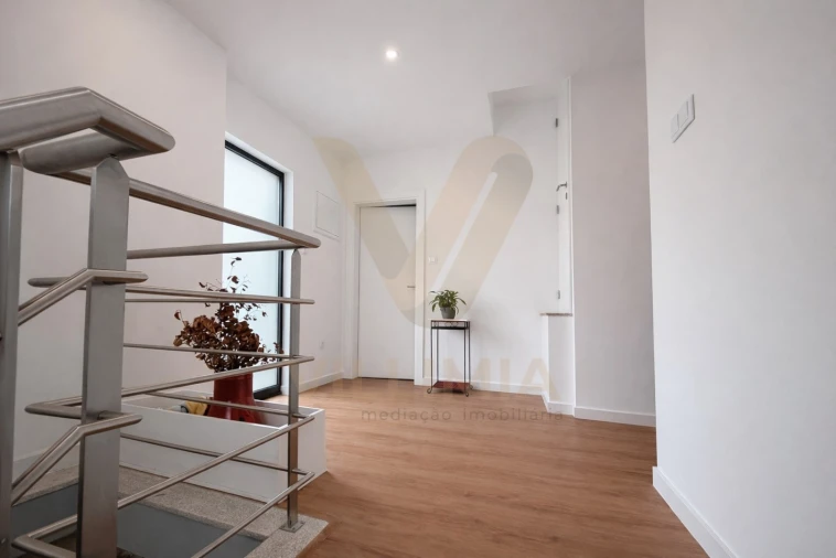 Moradia T3 para Venda em Labruja Foto 16