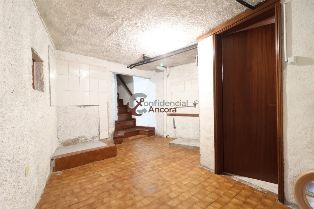 Moradia T2 para Venda em Nespereira Foto 6