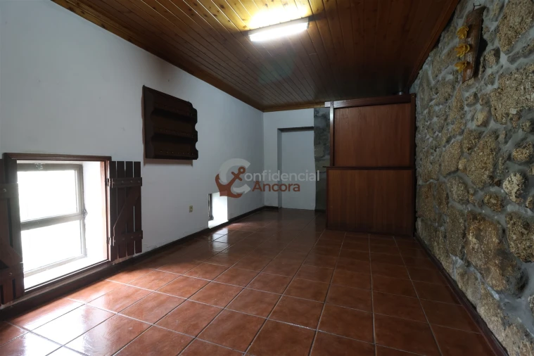 Moradia T2 para Venda em Nespereira Foto 3