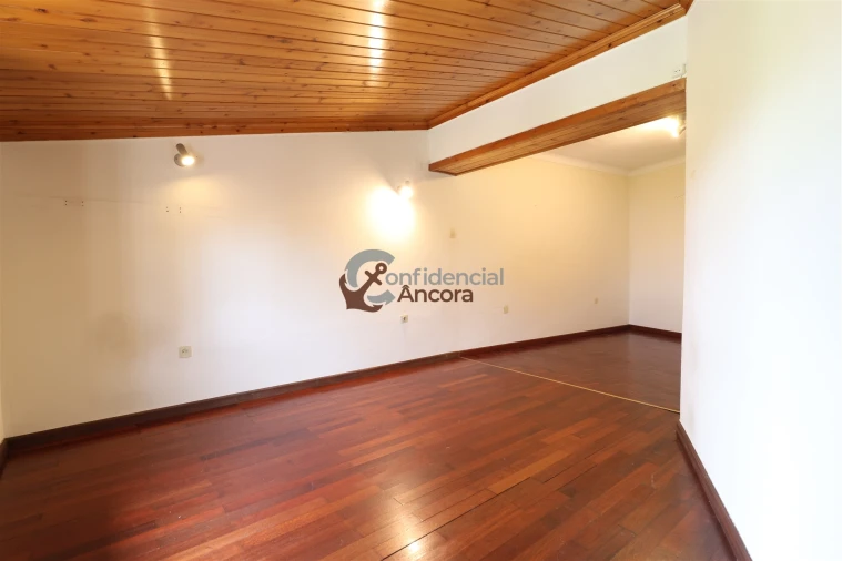 Moradia T2 para Venda em Nespereira Foto 18