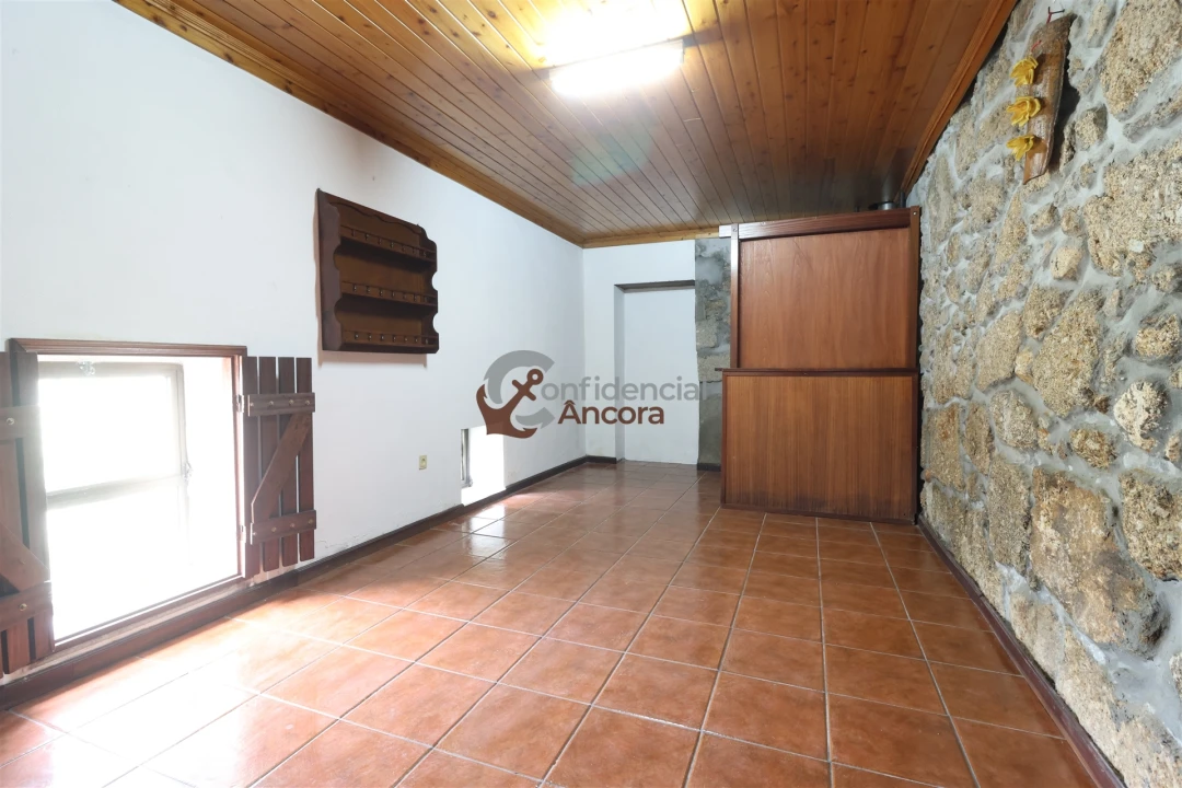 Moradia T2 para Venda em Nespereira Foto 4