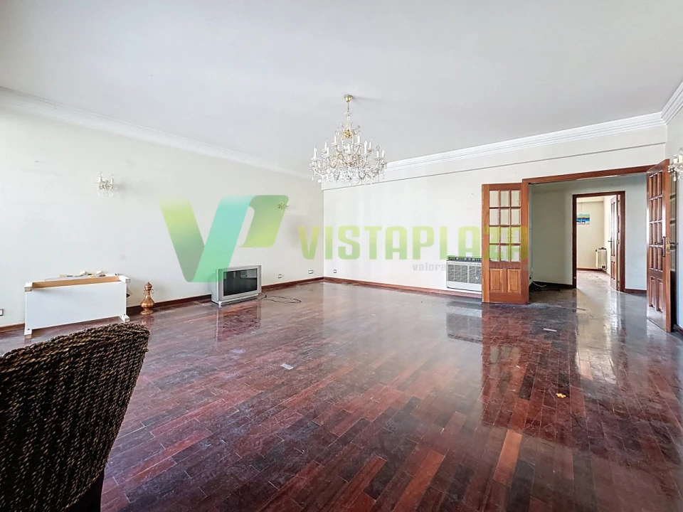 Apartamento T4 para Venda em Areeiro Foto 2