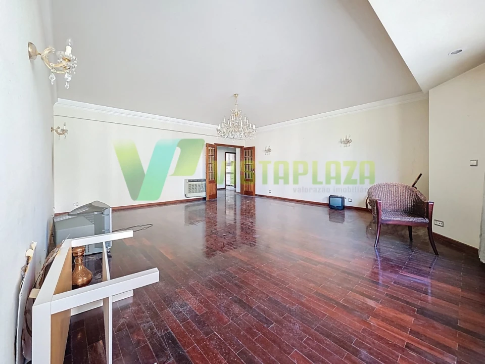 Apartamento T4 para Venda em Areeiro Foto 3