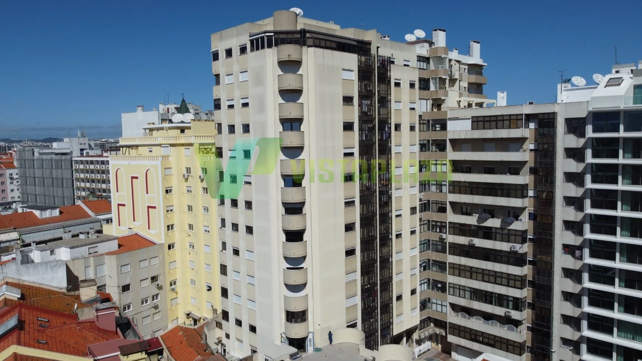 Apartamento T4 para Venda em Areeiro Foto 15
