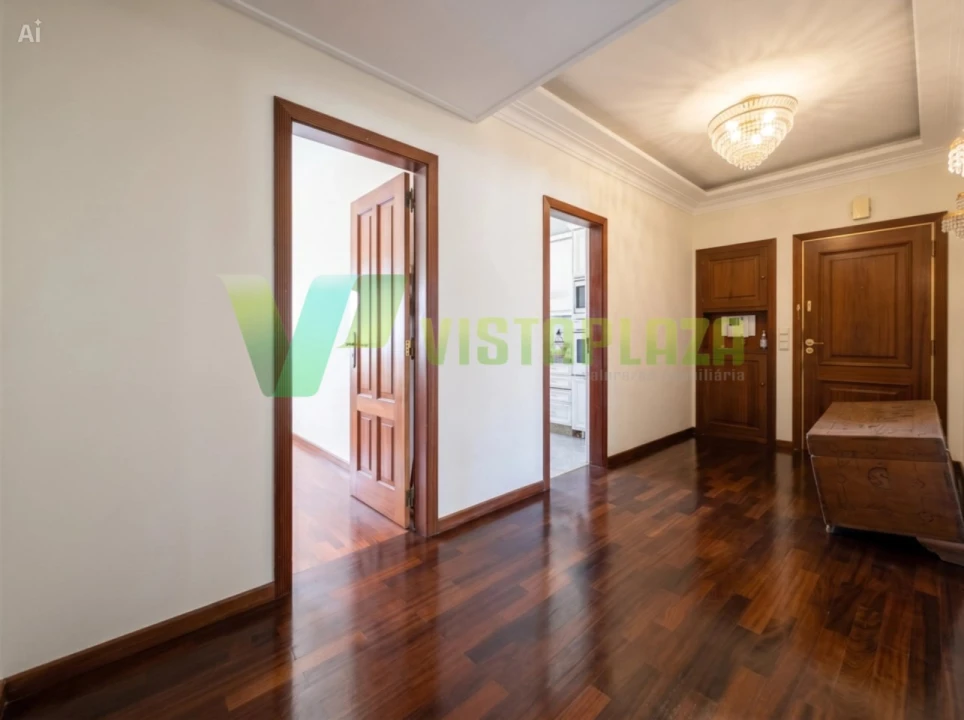 Apartamento T4 para Venda em Areeiro Foto 9