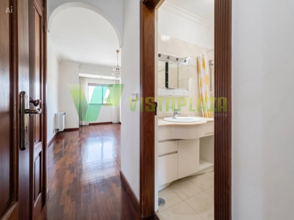 Apartamento T4 para Venda em Areeiro Foto 13