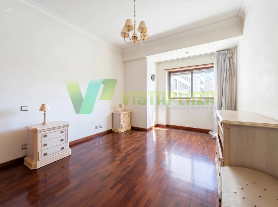 Apartamento T4 para Venda em Areeiro Foto 20