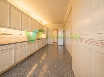 Apartamento T4 para Venda em Areeiro
