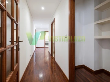Apartamento T4 para Venda em Areeiro