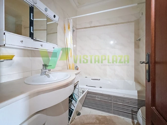 Apartamento T4 para Venda em Areeiro Foto 16