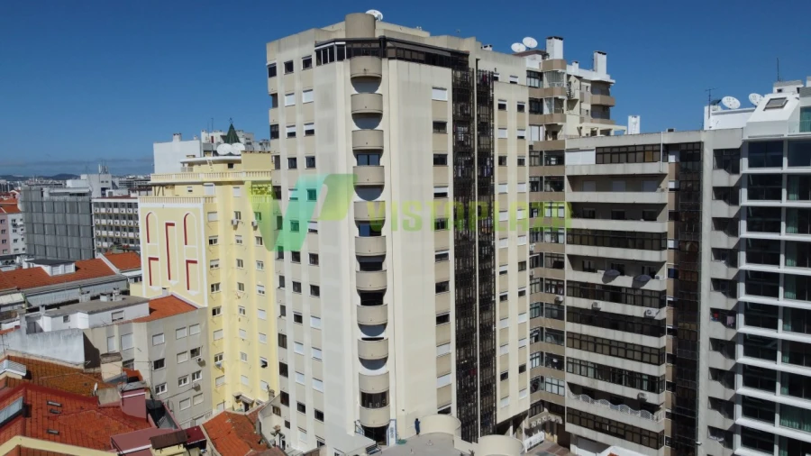 Apartamento T4 para Venda em Areeiro Foto 15