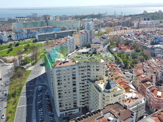 Apartamento T4 para Venda em Areeiro Foto 27