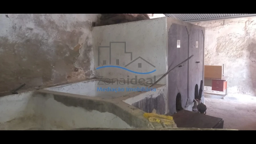 Negócio para Venda em Abrigada e Cabanas de Torres