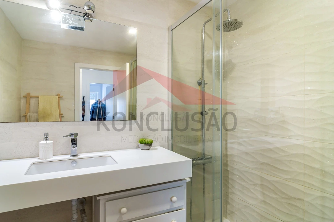 Apartamento T4 para Venda em Póvoa de Santa Iria e Forte da Casa Foto 20