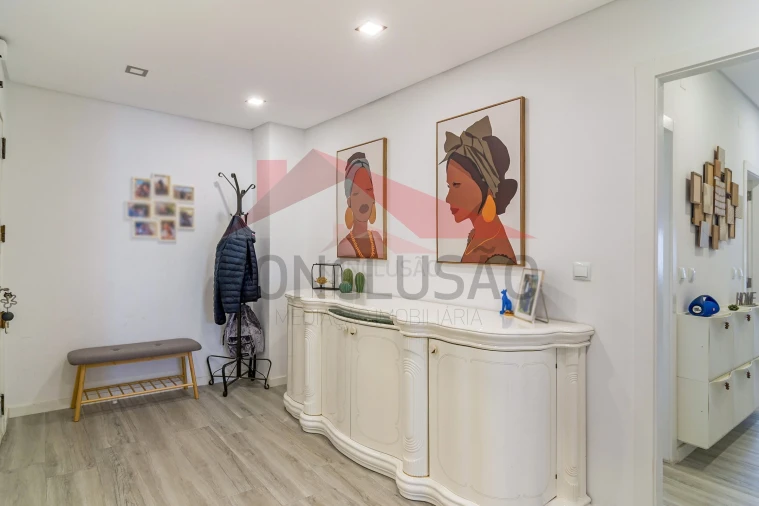 Apartamento T4 para Venda em Póvoa de Santa Iria e Forte da Casa Foto 8