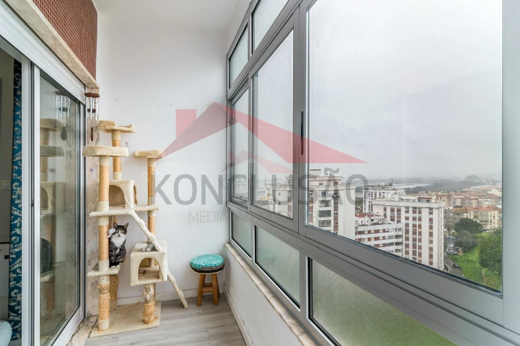 Apartamento T4 para Venda em Póvoa de Santa Iria e Forte da Casa Foto 9