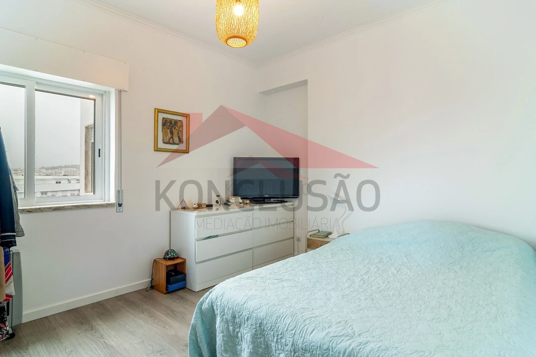 Apartamento T4 para Venda em Póvoa de Santa Iria e Forte da Casa Foto 14