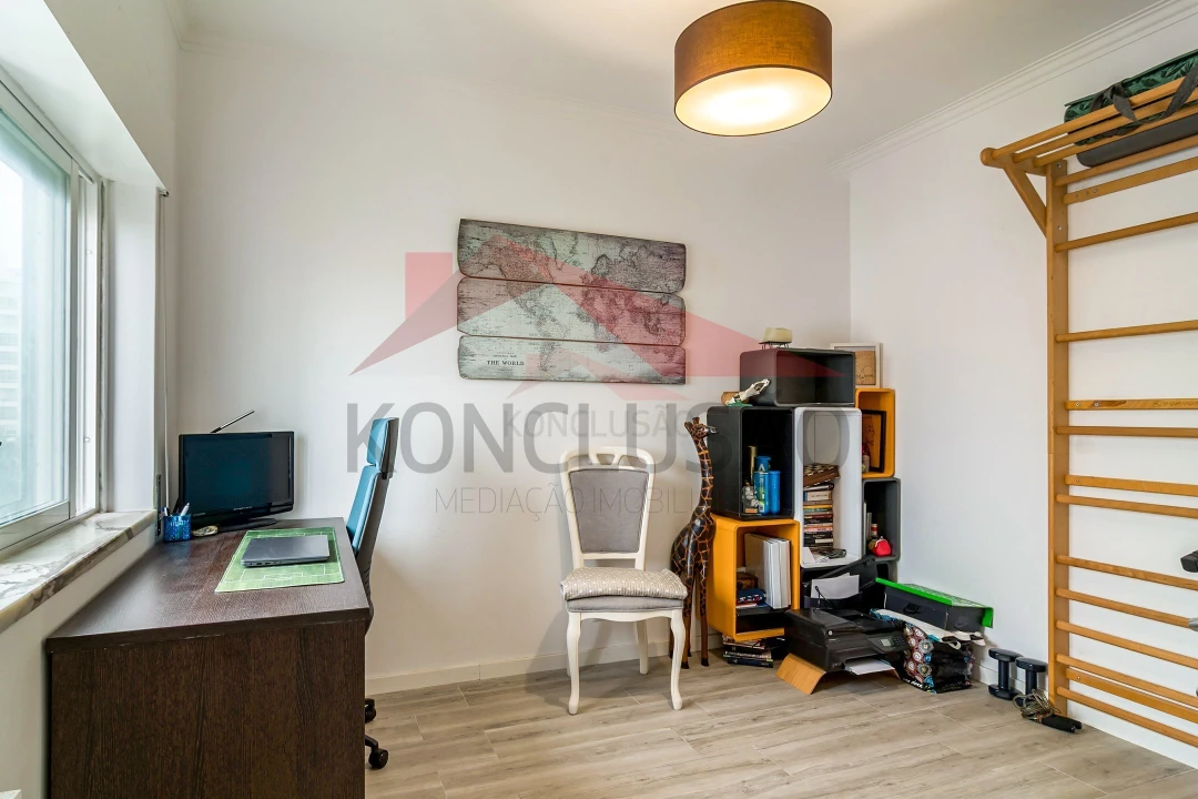 Apartamento T4 para Venda em Póvoa de Santa Iria e Forte da Casa Foto 11