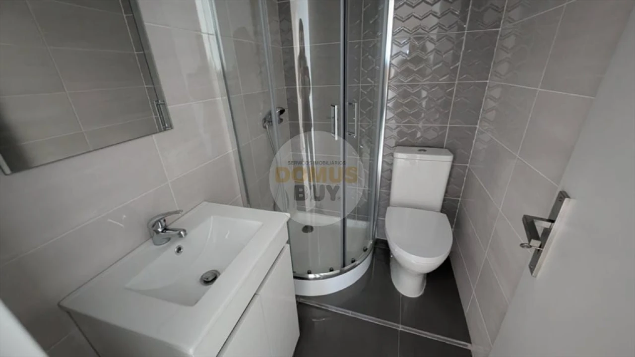 Moradia T2 para Venda em Baixa da Banheira e Vale da Amoreira Foto 9