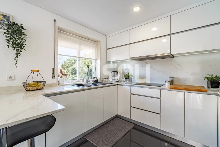 Moradia T5 para Venda em Santa Marinha e São Pedro da Afurada Foto 8