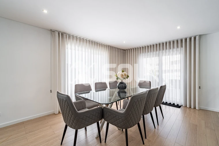 Moradia T5 para Venda em Santa Marinha e São Pedro da Afurada Foto 11