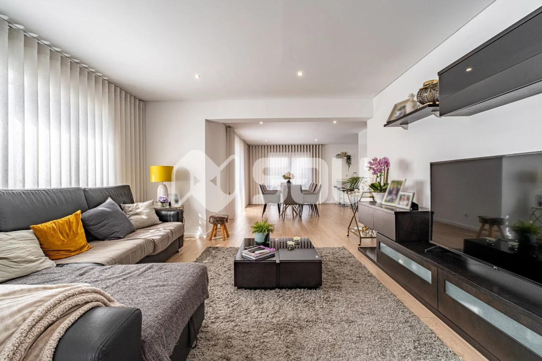 Moradia T5 para Venda em Santa Marinha e São Pedro da Afurada Foto 13