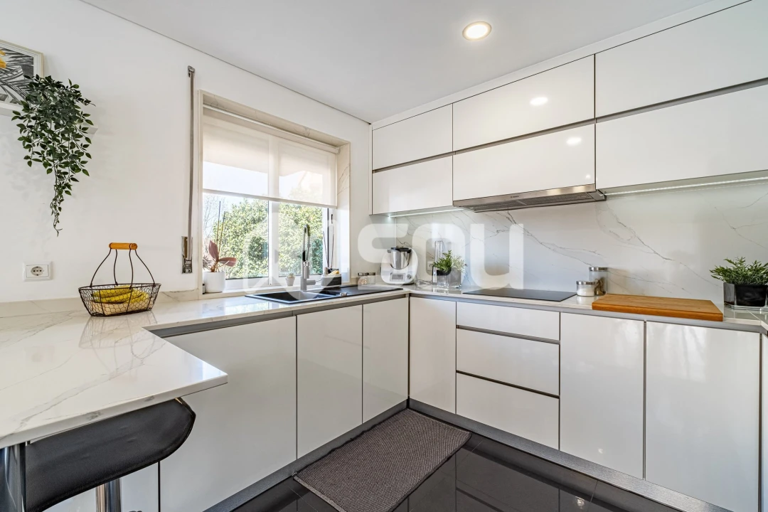 Moradia T5 para Venda em Santa Marinha e São Pedro da Afurada Foto 8