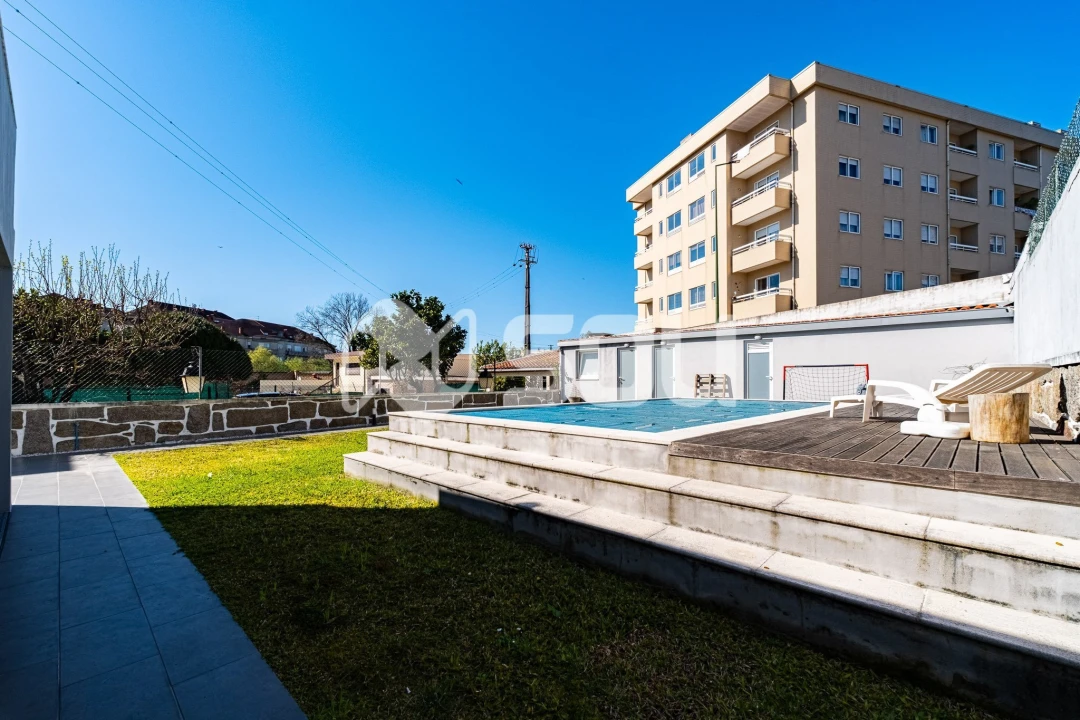 Moradia T5 para Venda em Santa Marinha e São Pedro da Afurada Foto 4