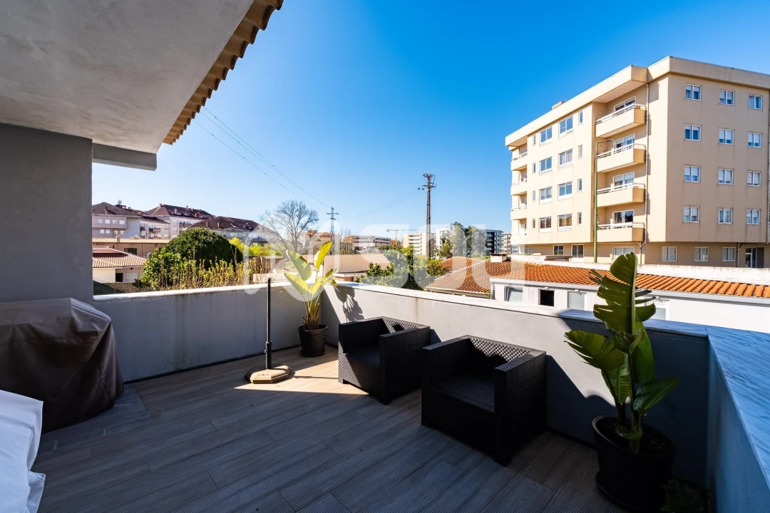 Moradia T5 para Venda em Santa Marinha e São Pedro da Afurada Foto 16