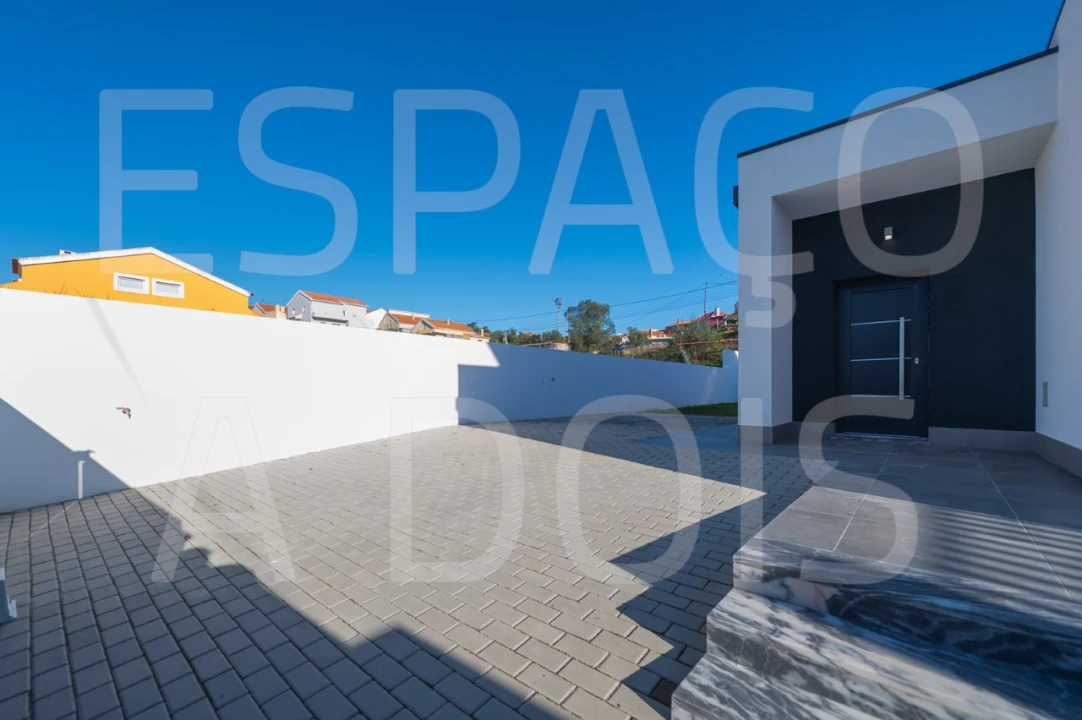 Moradia T2 para Venda em Mina de Água Foto 5