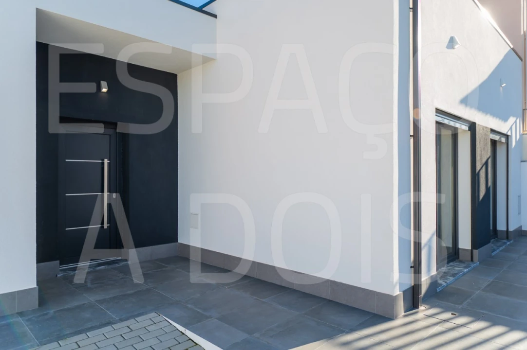 Moradia T2 para Venda em Mina de Água Foto 11