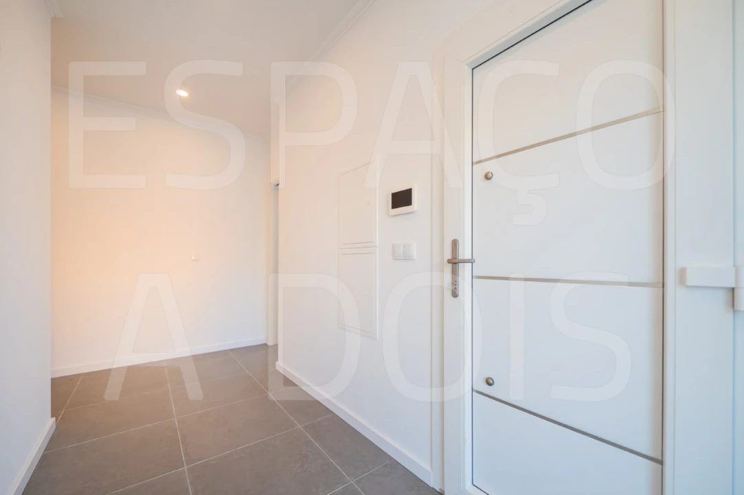 Moradia T2 para Venda em Mina de Água Foto 13